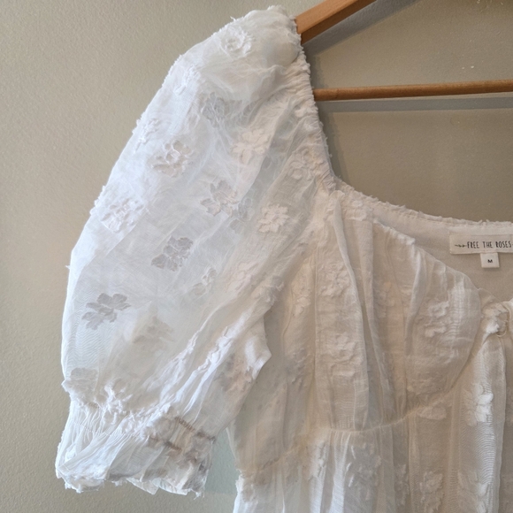 Free The Roses Sweetheart Tiered Short Sleeve Floral Maxi White Dress Sz Medium - Picture 8 of 16